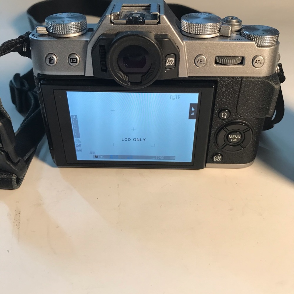 Digital camera - Picture 3 of 5